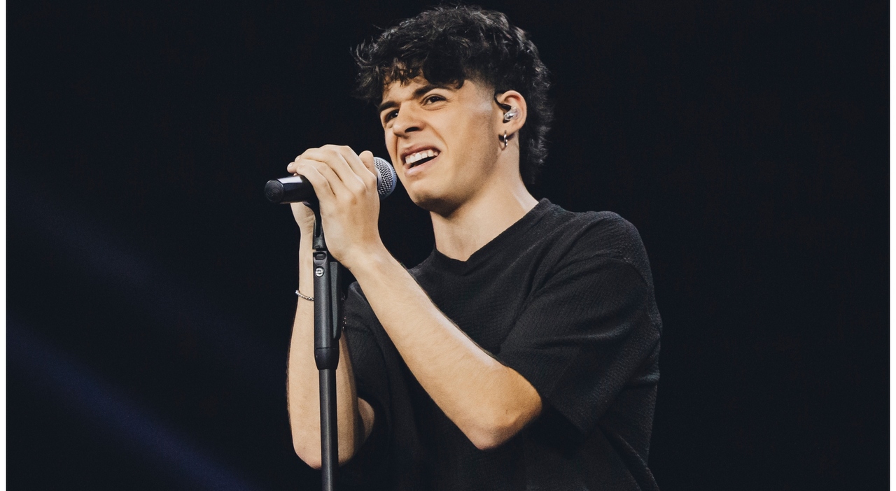 https://statics.cedscdn.it/photos/MED_HIGH/2026/10/20/9837118_20141324_manu_x_factor.jpg