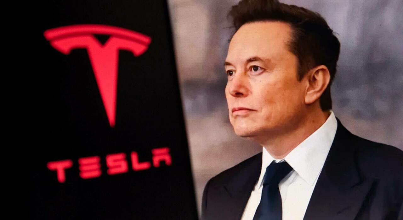 https://statics.cedscdn.it/photos/MED_HIGH/2026/10/21/9839077_21105803_teslas_ceo_elon_musk.jpg
