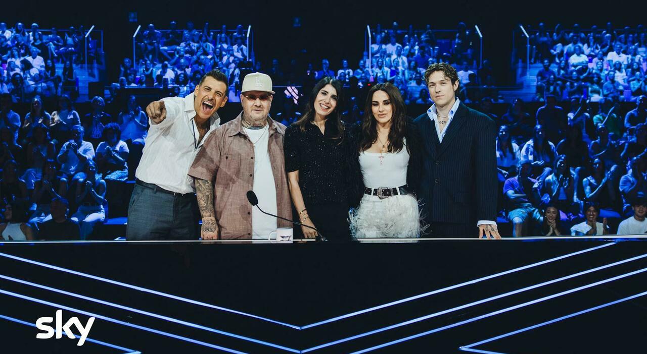 https://statics.cedscdn.it/photos/MED_HIGH/2026/10/22/9842380_23011148_x_factor_eliminata_alice_fregoso_teo_book_concorrente_gabbani_cosa_e_successo_top_flop_puntata.jpg