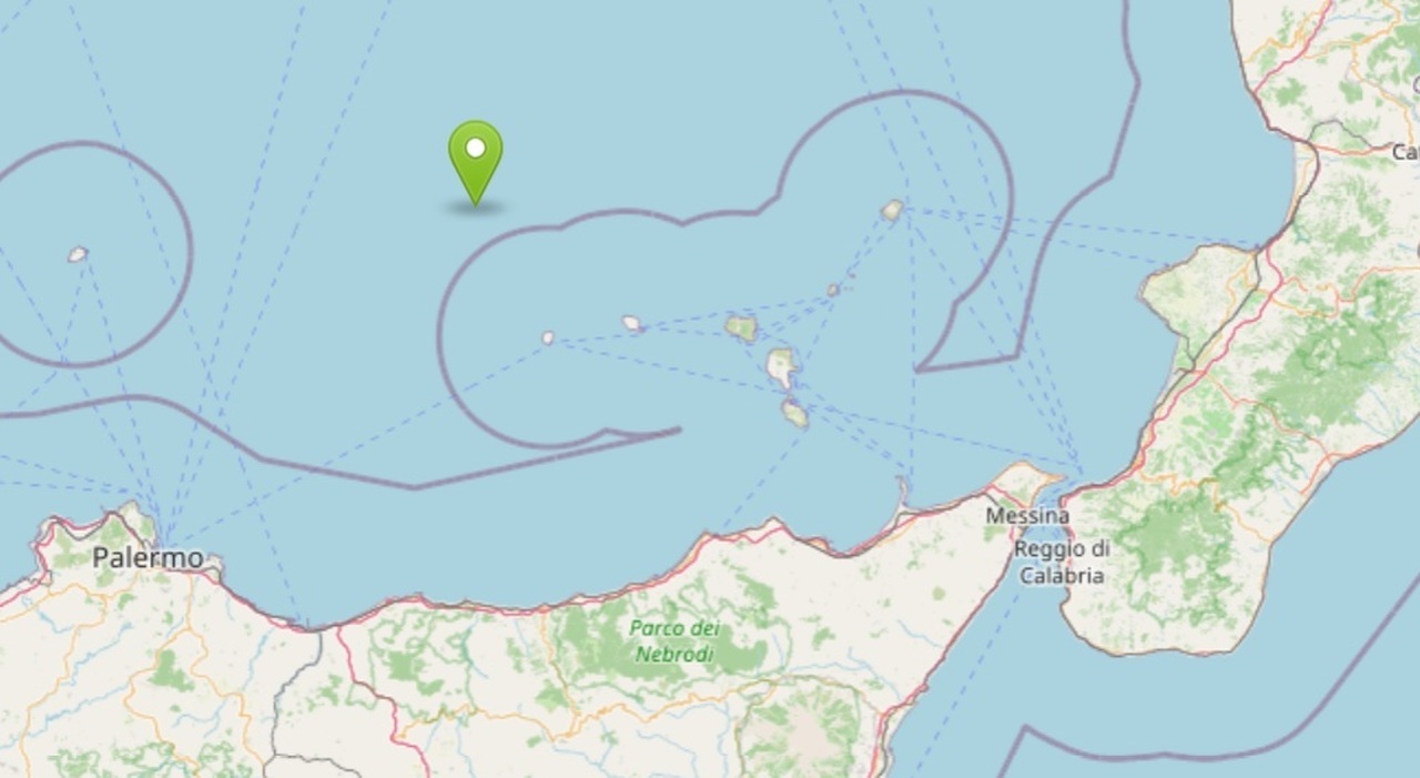 terremoto palermo diverse scosse al largo delle eolie la pi249 forte di magnitudo 55 scuole evacuate e gente in strada nel capoluogo da Ilmessaggero.it terremoto palermo diverse scosse al largo delle eolie la pi249 forte di magnitudo 55 scuole evacuate e gente in strada nel capoluogo