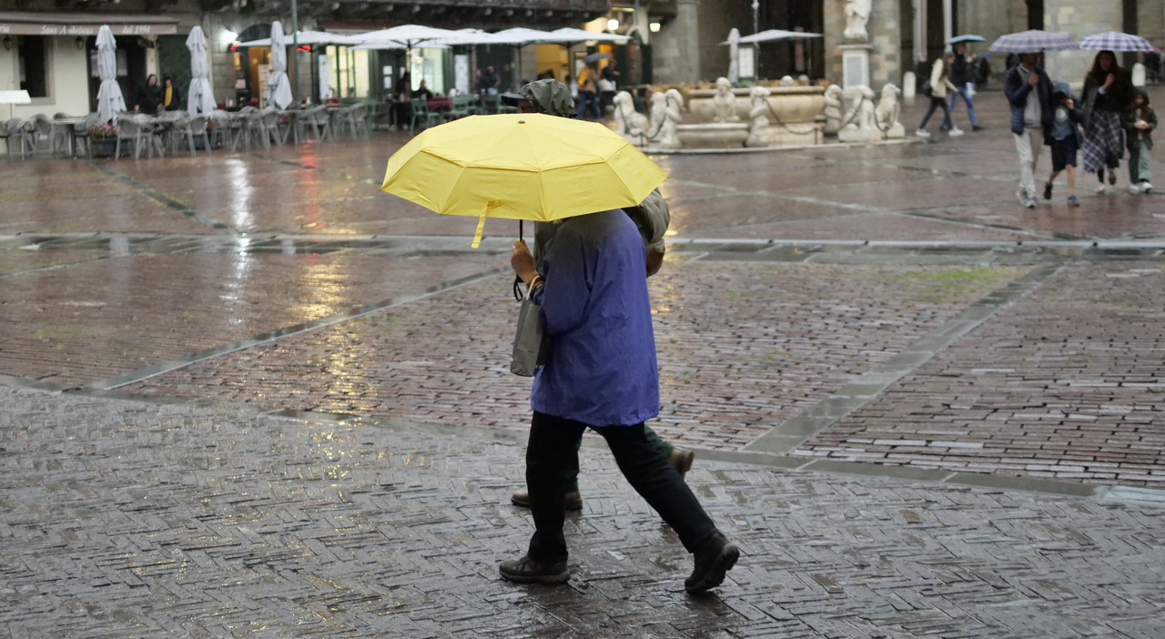 Meteo: weekend tra pioggia e vento, poi torna...