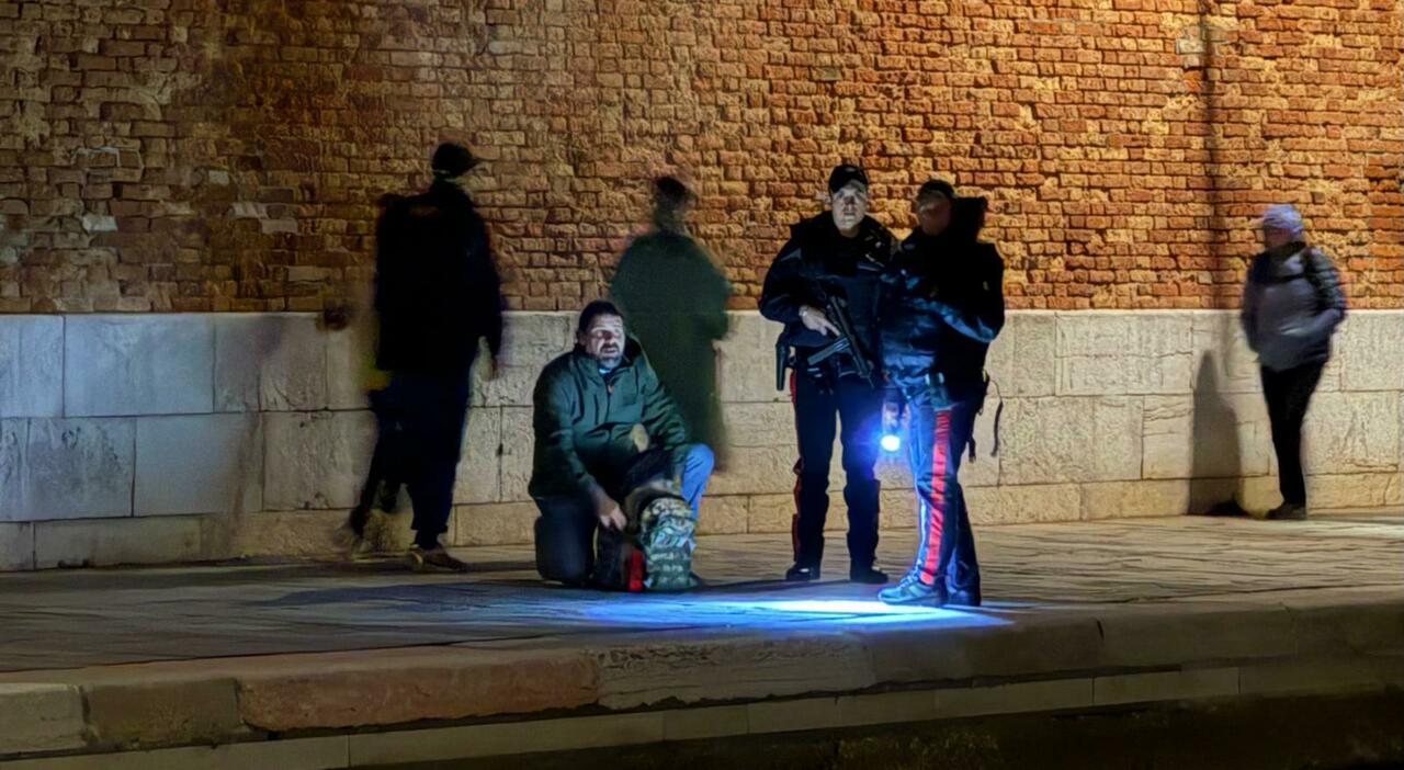 sparatoria all arsenale 35enne ferito da due colpi di pistola 232 ricoverato da Ilgazzettino.it sparatoria all arsenale 35enne ferito da due colpi di pistola 232 ricoverato