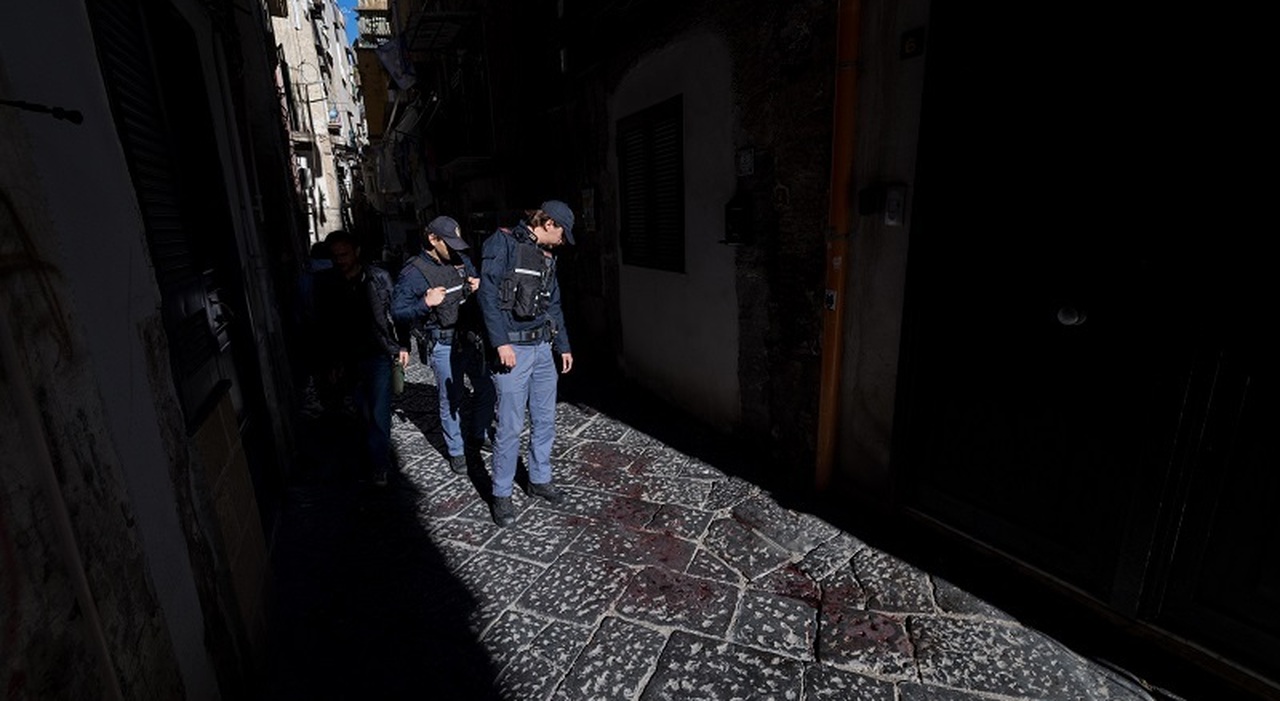 napoli ucciso per vendetta diciassette coltellate dopo il tentato furto nei vicoli del centro storico da Ilmattino.it napoli ucciso per vendetta diciassette coltellate dopo il tentato furto nei vicoli del centro storico