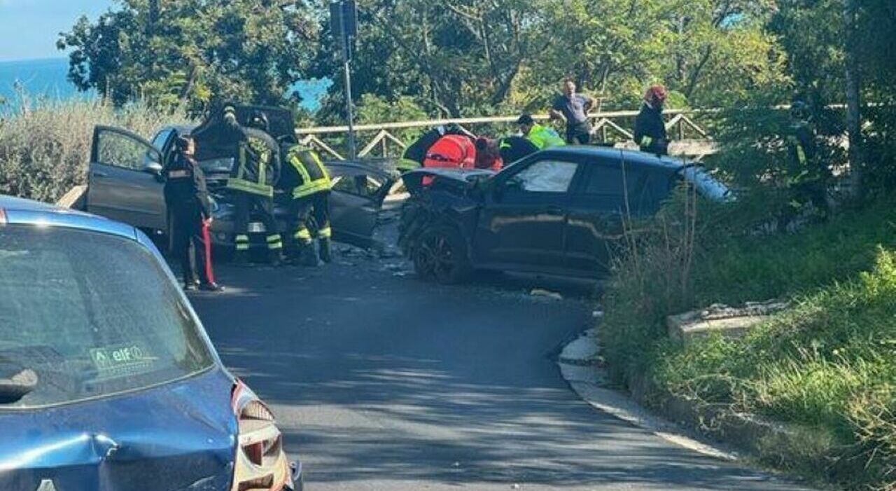 auto speronate e colpi di mortaio a porto sant elpidio paura sulla strada due donne finiscono nel mezzo del far west tra magrebini da Corriereadriatico.it auto speronate e colpi di mortaio a porto sant elpidio paura sulla strada due donne finiscono nel mezzo del far west tra magrebini