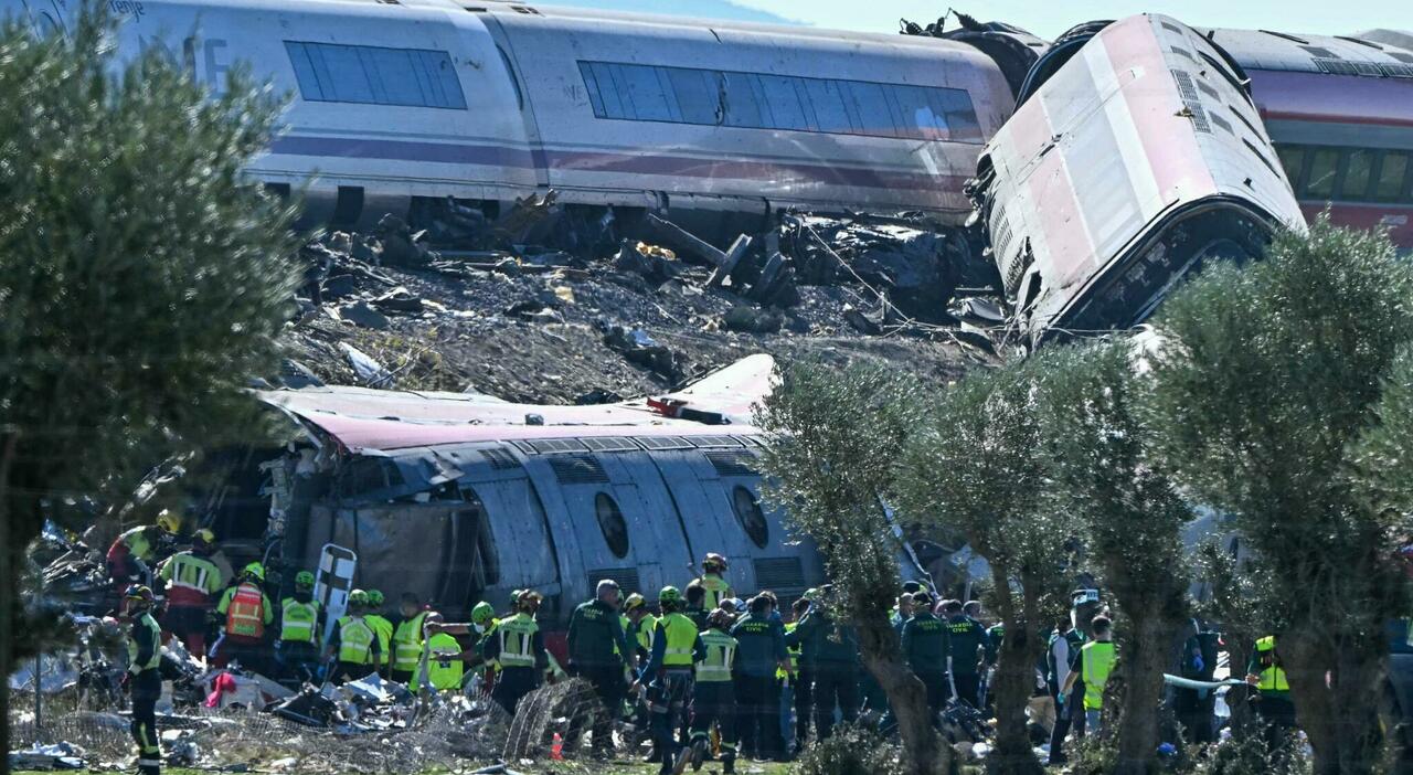 incidente treni in spagna cosa 232 successo il guasto l ipotesi dellerrore umano e i due vagoni precipitati la ricostruzione da Ilmessaggero.it incidente treni in spagna cosa 232 successo il guasto l ipotesi dellerrore umano e i due vagoni precipitati la ricostruzione