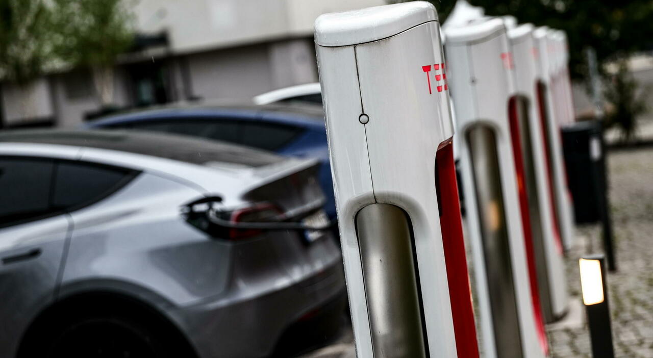 Auto elettriche: record di immatricolazioni a livello globale: 11 mln ...