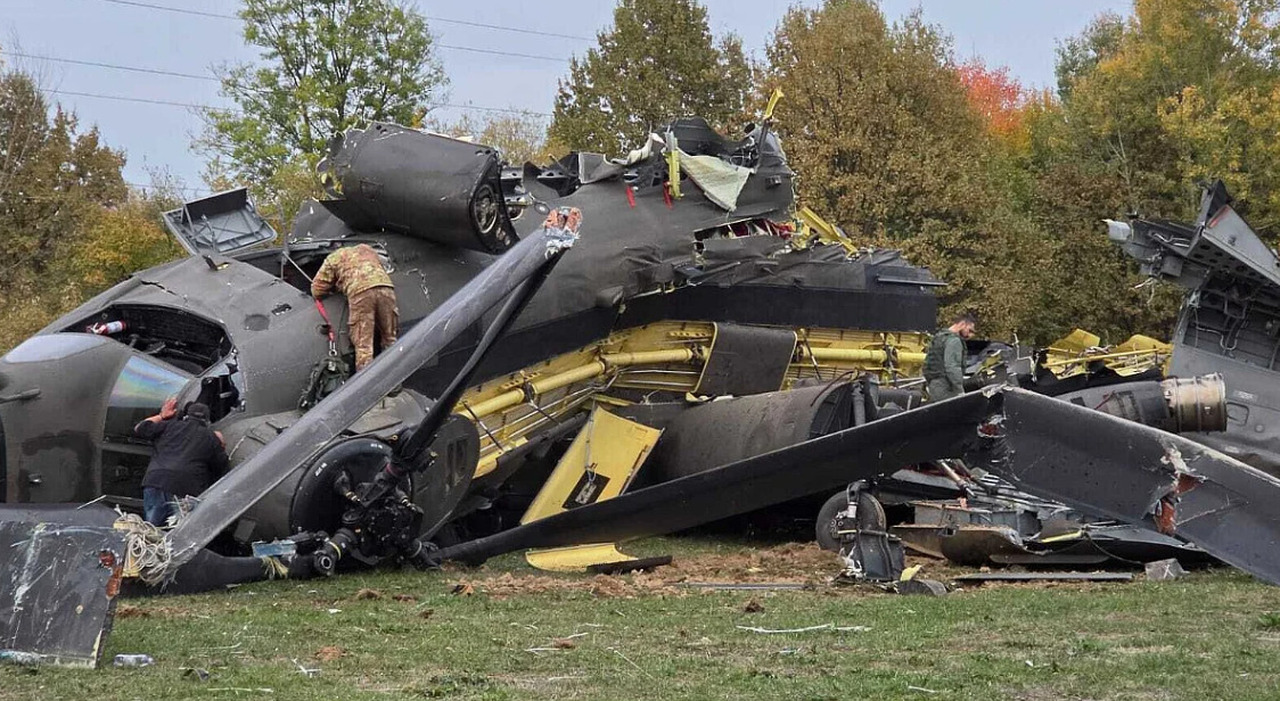 elicottero chinook dell esercito italiano precipita in bosnia le autorit224 locali ci sono morti e feriti da Ilmessaggero.it elicottero chinook dell esercito italiano precipita in bosnia le autorit224 locali ci sono morti e feriti