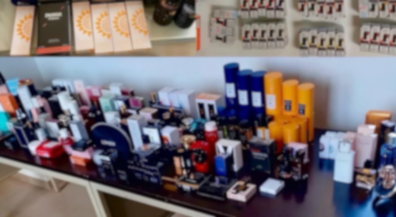 tre magazzinieri arrestati ad ancona in 4 mesi spariti 600 pacchi dei corrieri bottino da centinaia di migliaia di euro da Corriereadriatico.it tre magazzinieri arrestati ad ancona in 4 mesi spariti 600 pacchi dei corrieri bottino da centinaia di migliaia di euro
