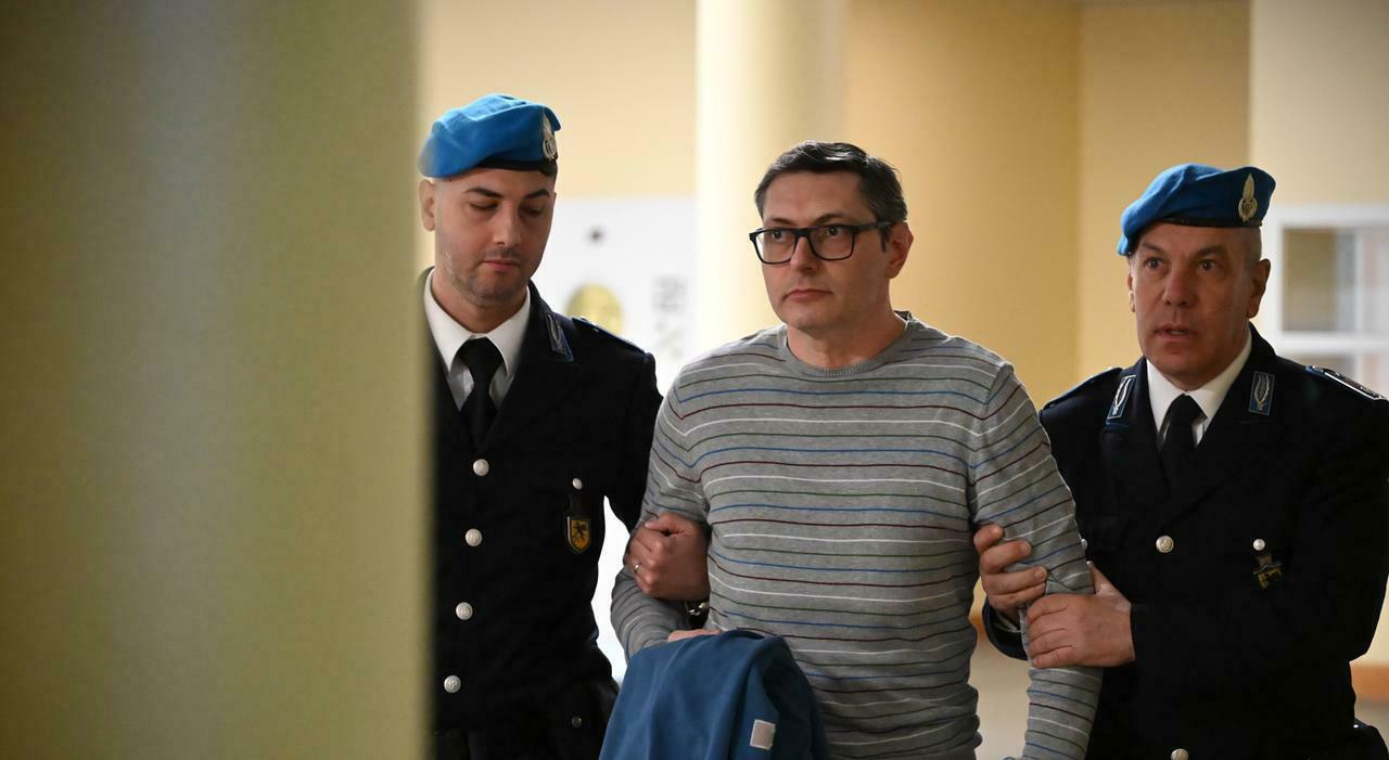 uccise i genitori per debiti nell abitazione di fano in via fanella sconter224 30 anni nessun ricorso condanna definitiva per luca ricci da Corriereadriatico.it uccise i genitori per debiti nell abitazione di fano in via fanella sconter224 30 anni nessun ricorso condanna definitiva per luca ricci