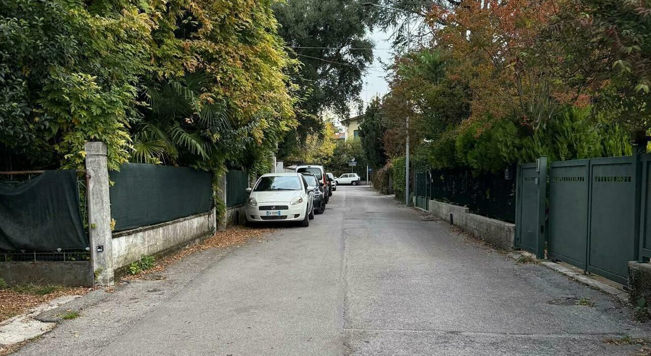 ladro si intrufola nel giardino di casa il proprietario se lo trova davanti e lo prende a pugni mi fa ancora male tutto ma lo rifarei per salvare i miei figli da Ilgazzettino.it ladro si intrufola nel giardino di casa il proprietario se lo trova davanti e lo prende a pugni mi fa ancora male tutto ma lo rifarei per salvare i miei figli