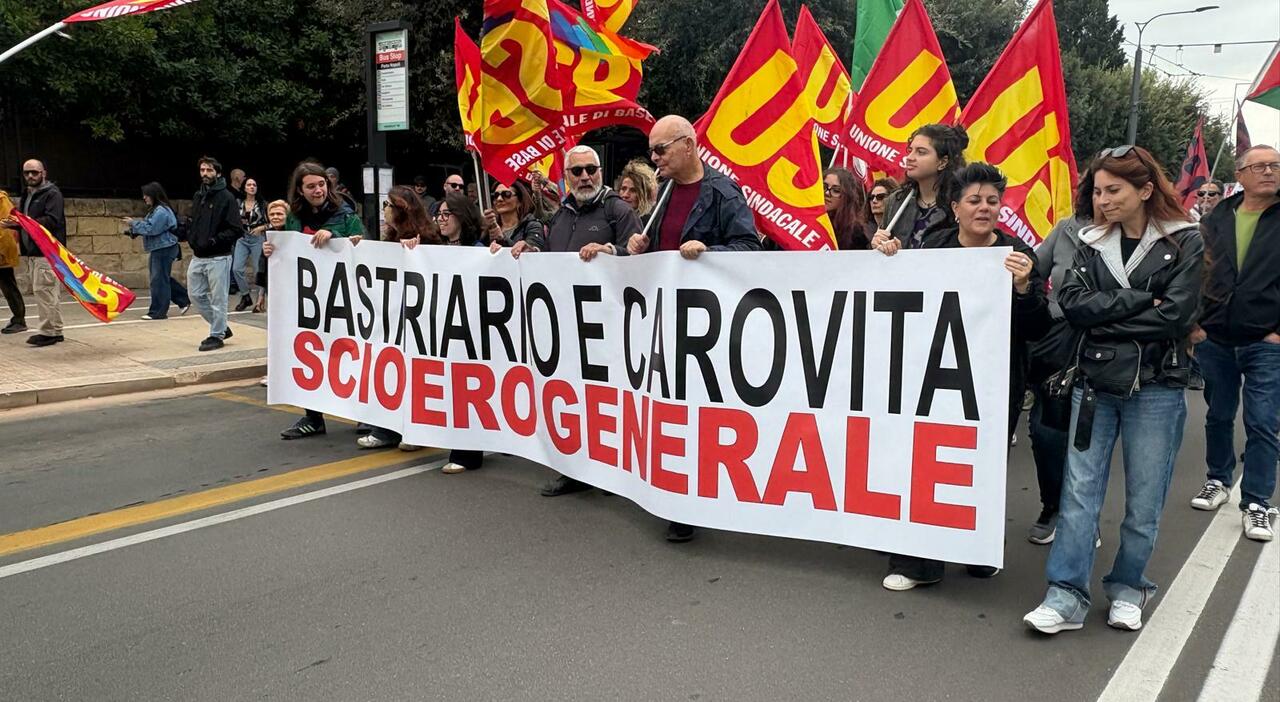sciopero e manifestazioni anche in puglia lavoratori e studenti in piazza da Quotidianodipuglia.it sciopero e manifestazioni anche in puglia lavoratori e studenti in piazza