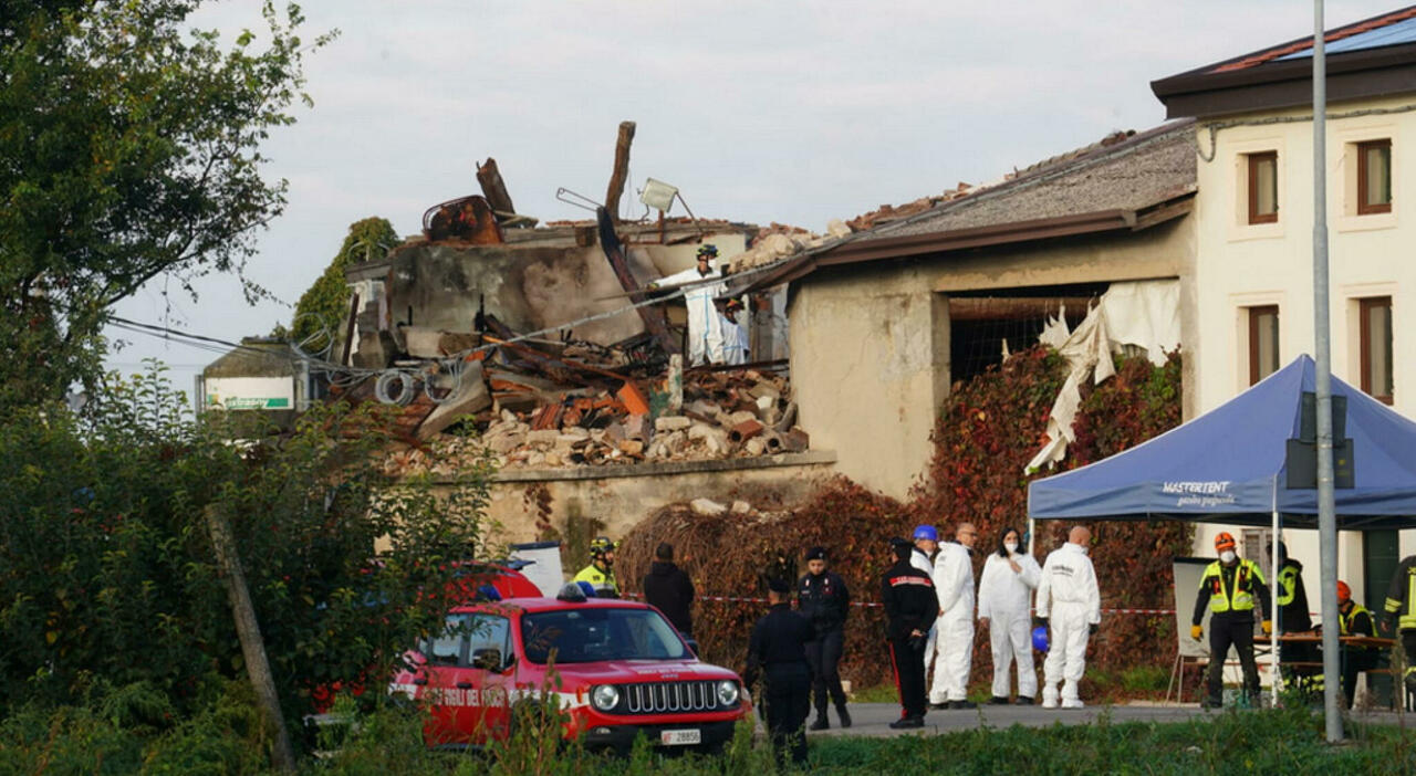strage di castel d azzano tre carabinieri indagati per omicidio colposo nell esplosione del casolare morirono tre militari da Ilmattino.it strage di castel d azzano tre carabinieri indagati per omicidio colposo nell esplosione del casolare morirono tre militari