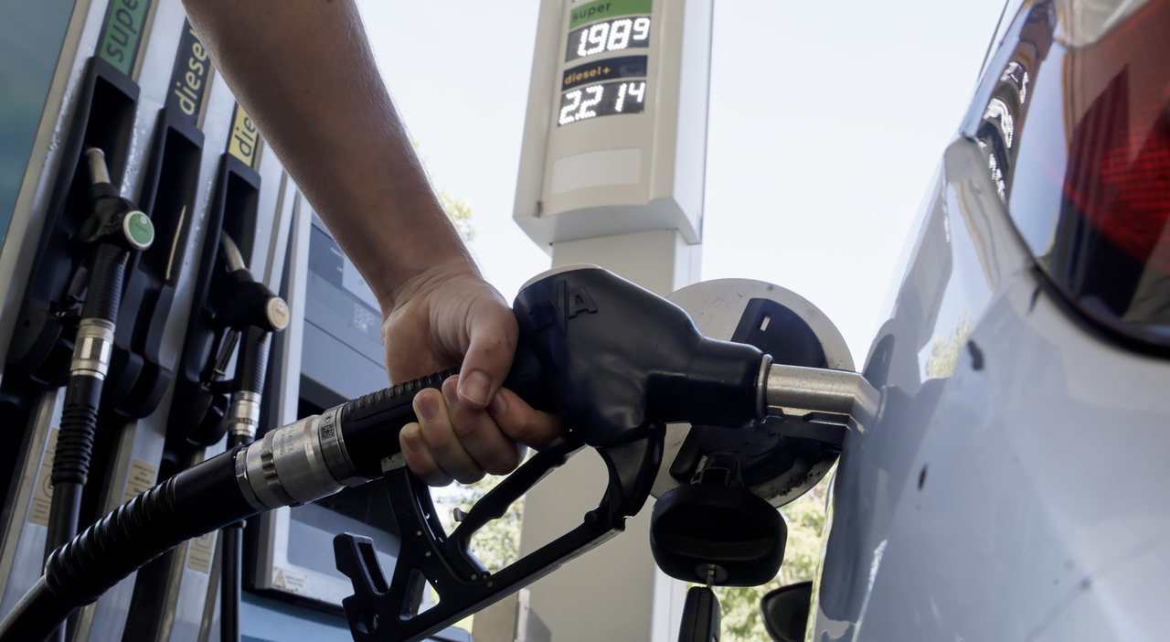 carburante in comune 232 finito il budget per rifornire le auto di servizio polizia locale costretta ad andare al risparmio da Ilgazzettino.it carburante in comune 232 finito il budget per rifornire le auto di servizio polizia locale costretta ad andare al risparmio