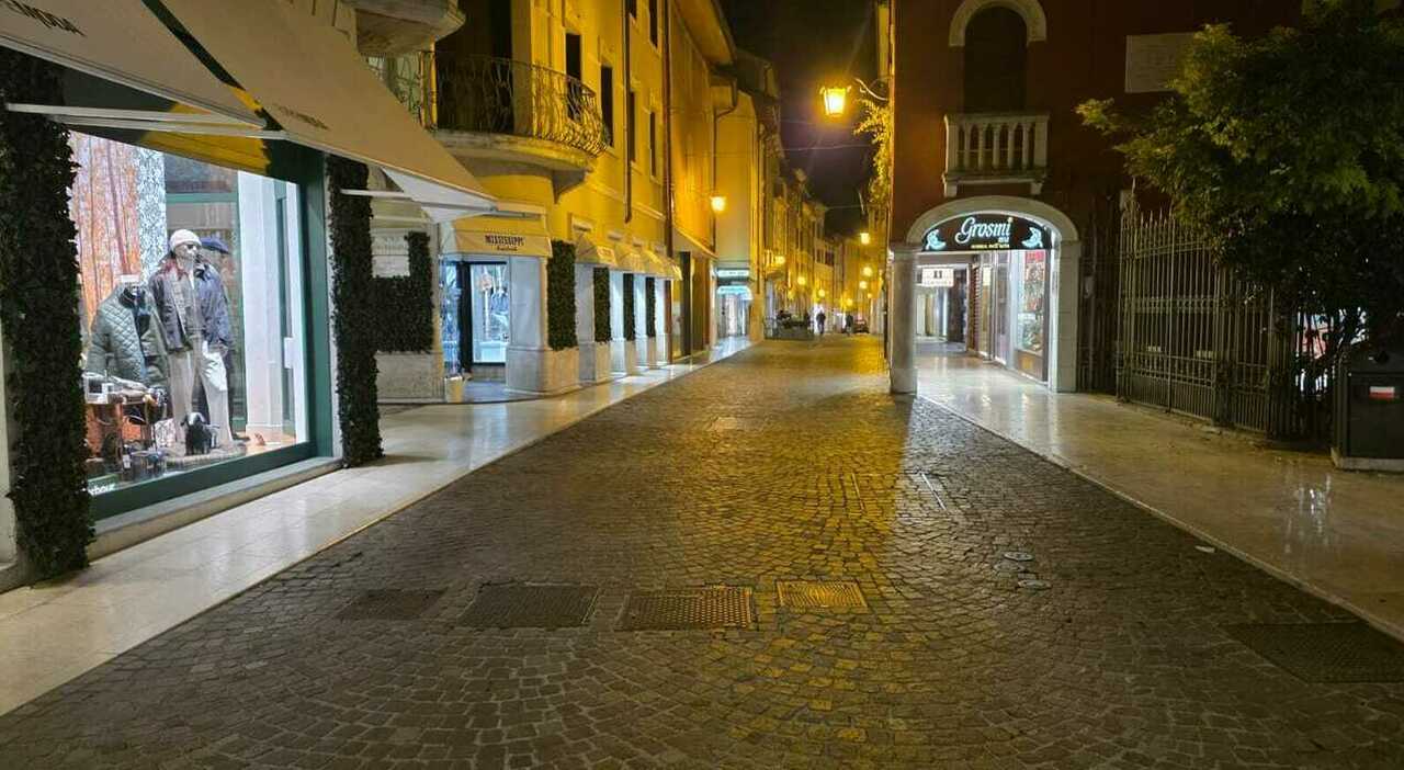 negozi vuoti a pordenone no ci sono solo meno abitanti lidea del salame dolce per attrarre turisti da Ilgazzettino.it negozi vuoti a pordenone no ci sono solo meno abitanti lidea del salame dolce per attrarre turisti