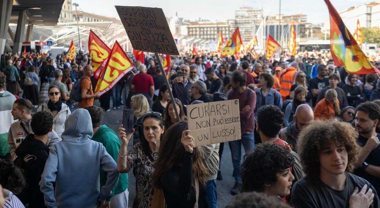 corteo pacifico per il carovita a napoli la marcia dei 20mila bloccata via marina caos al porto da Ilmattino.it corteo pacifico per il carovita a napoli la marcia dei 20mila bloccata via marina caos al porto