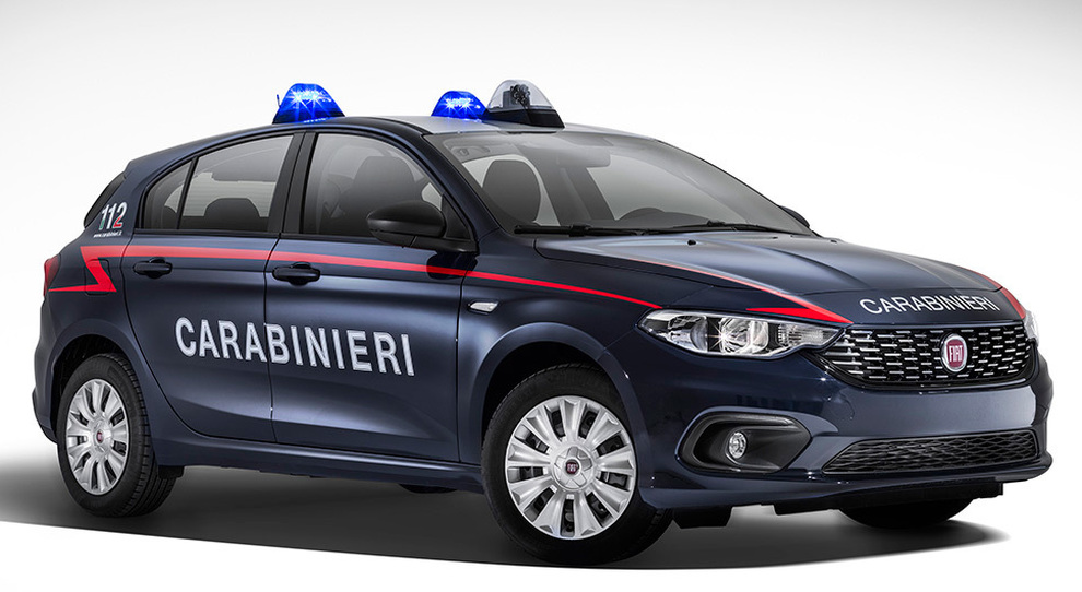 La Fiat Tipo in dotazione ai carabinieri