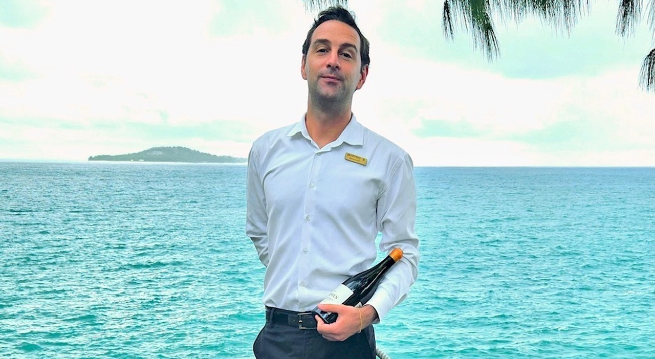 Dalla periferia alle Seychelles, così un annuncio mi ha cambiato la vita.  Ora faccio il sommelier in uno dei posti più belli del mondo»