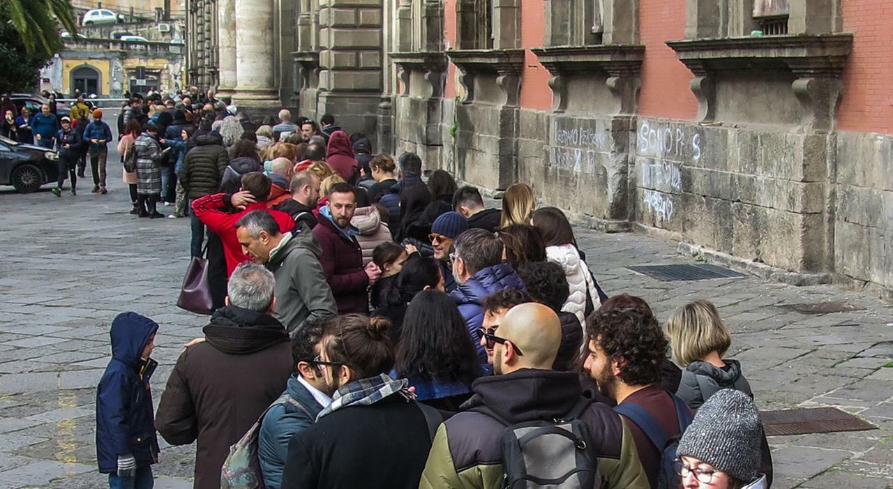 Mann e Palazzo Reale, a Napoli tutti in fila per i musei: la cultura vince sul food