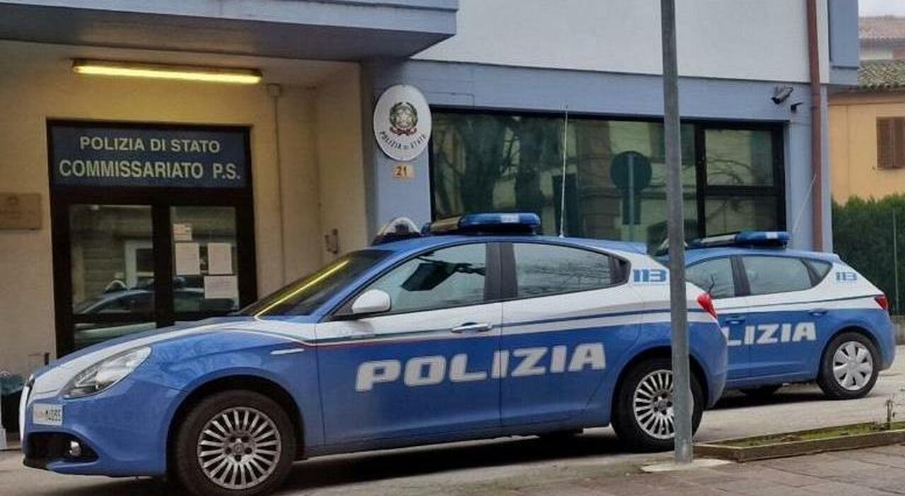 Agguato per gelosia, pestato in auto a Jesi: calci e pugni, denunciati due fratelli