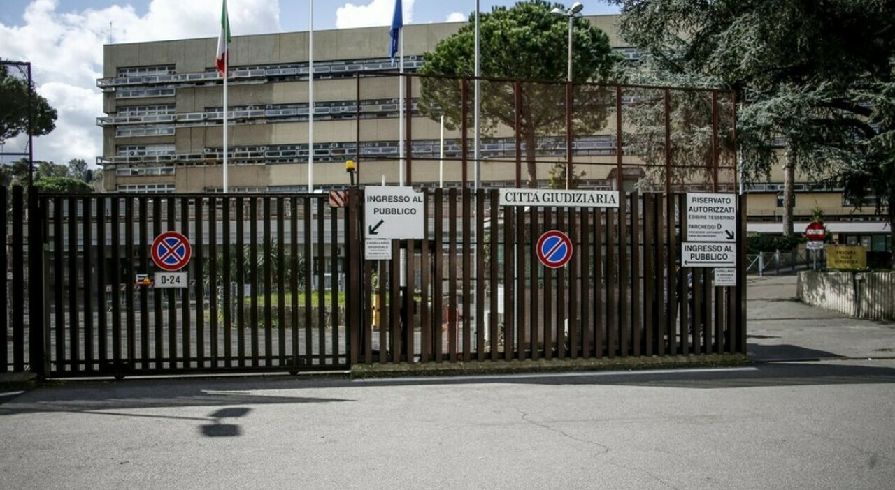 Roma, denuncia lo stupratore senza chiedere di punirlo. E i giudici lo assolvono: «La vittima doveva specificarlo»