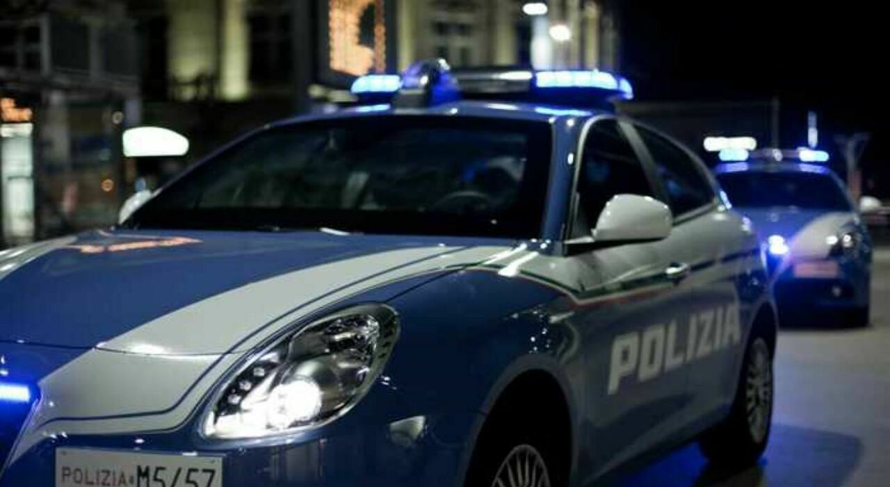 Roma, 15enne accoltellato a Monteverde per una rapina: ricoverato in codice rosso. I genitori sotto choc: «Era uscito per andare alla partita»