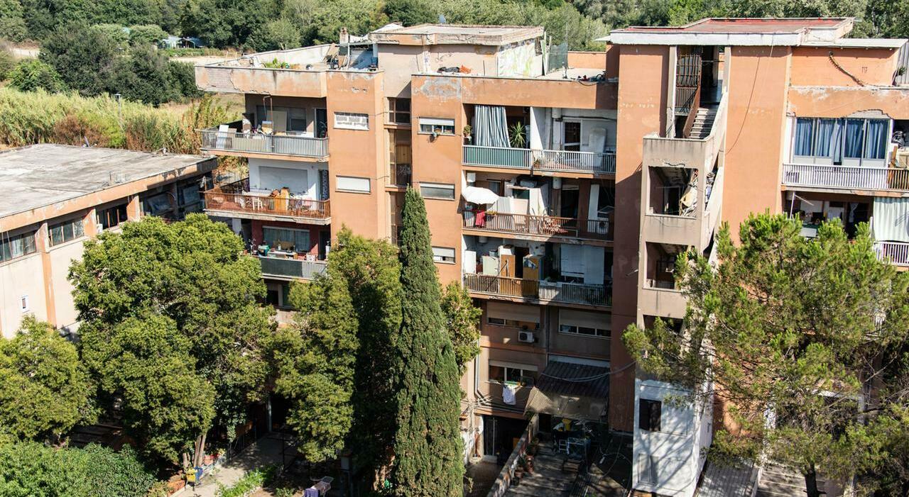 Rischio crolli nel palazzo occupato di Magliana, si valutano misure per liberare i piani alti