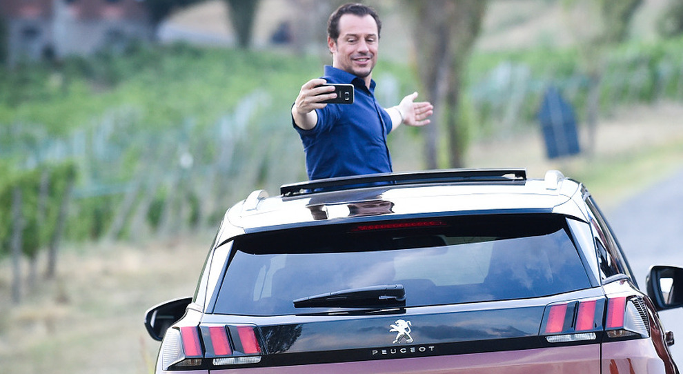 L'attore Stefano Accorsi in uno spot Peugeot di cui è testimonial da molti anni