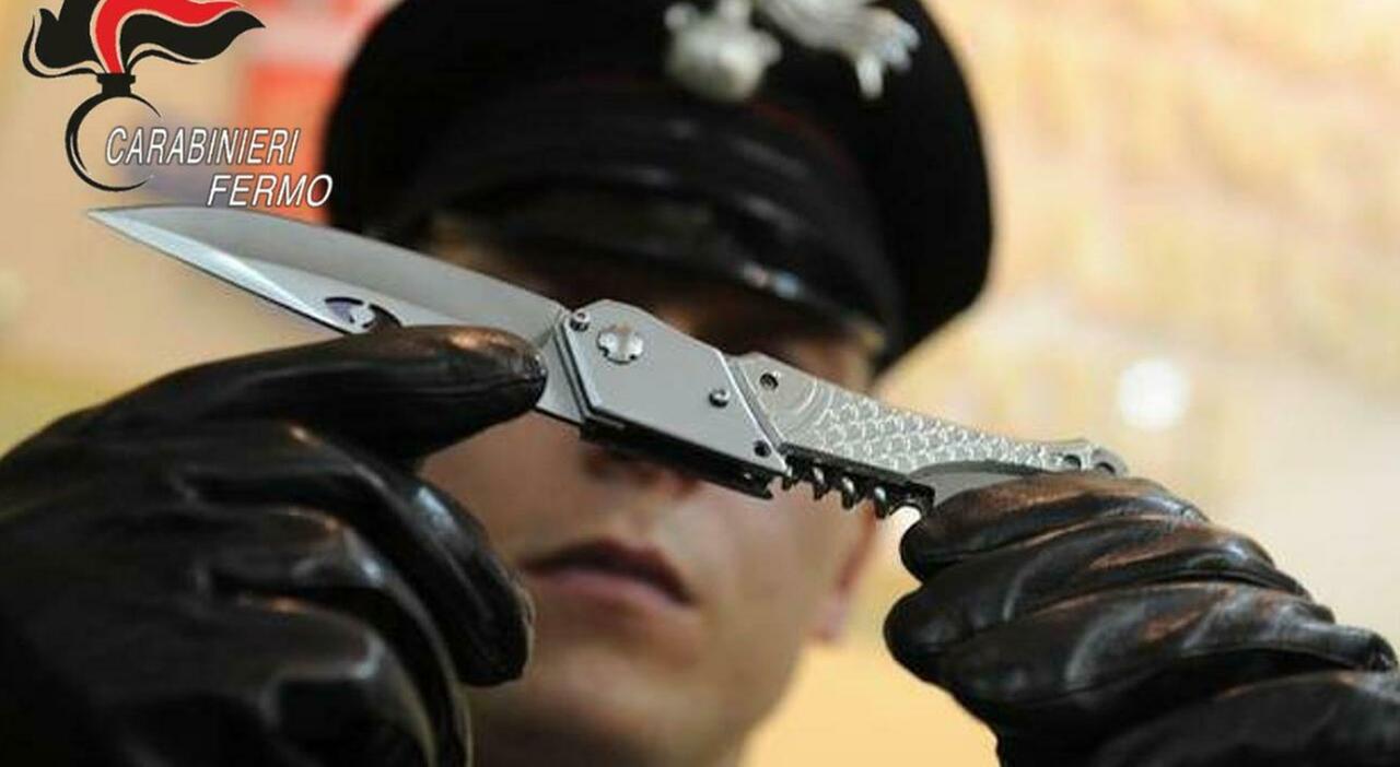 Girano con coltelli e cacciavite, tre denunce da parte dei carabinieri di Fermo