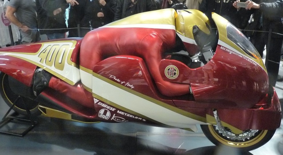 Il prototipo che sarà utilizzato per il record esposto al Motor Bike Expò di verona