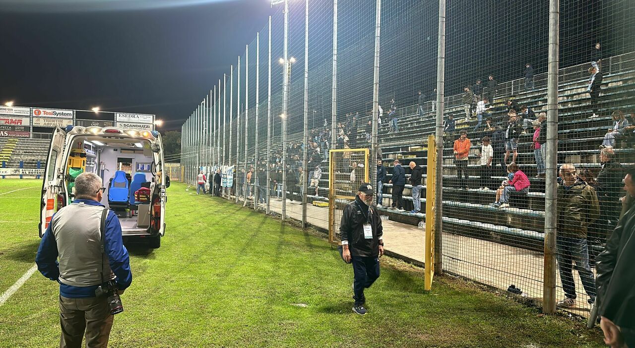 Scivola dalle gradinate dello stadio e sbatte la testa: grave tifoso del Treviso calcio. L