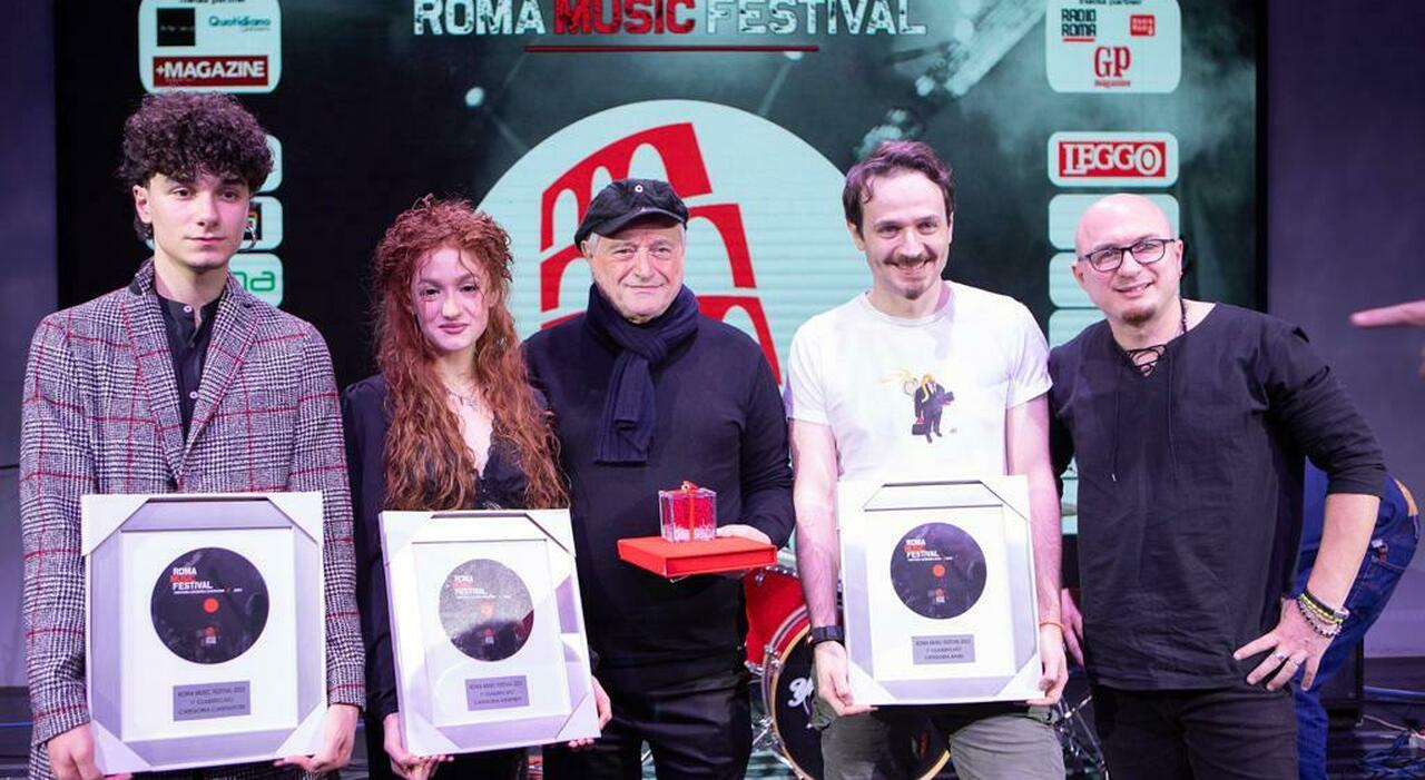 Finale del contest nazionale al Teatro Golden con Amedeo Minghi presidente di giuria