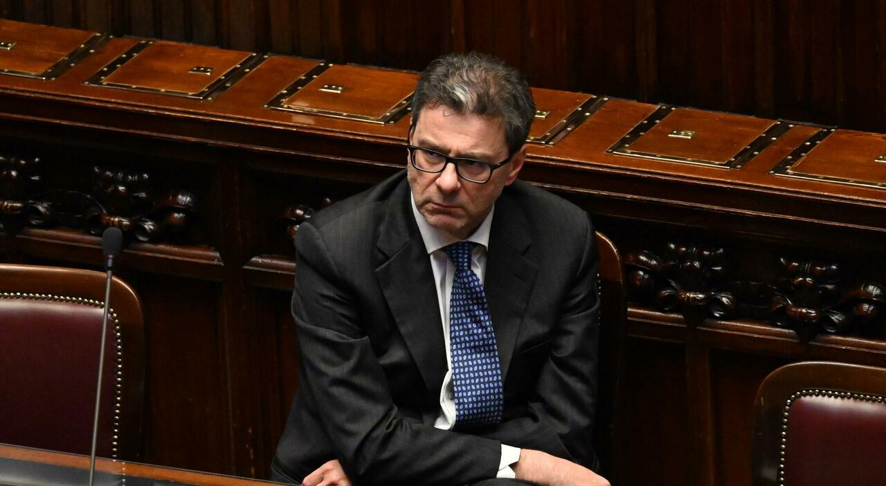 Manovra, tagli ai mini bonus e sconti in base a reddito e figli. Revisione per gli sgravi da meno di 10 milioni