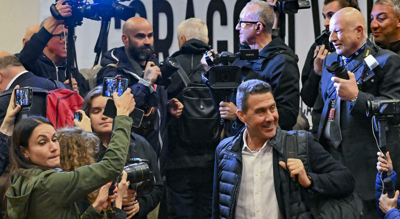 Elezioni Europee 2024, Vannacci a Napoli ma la Lega diserta: «Non temo i contestatori»