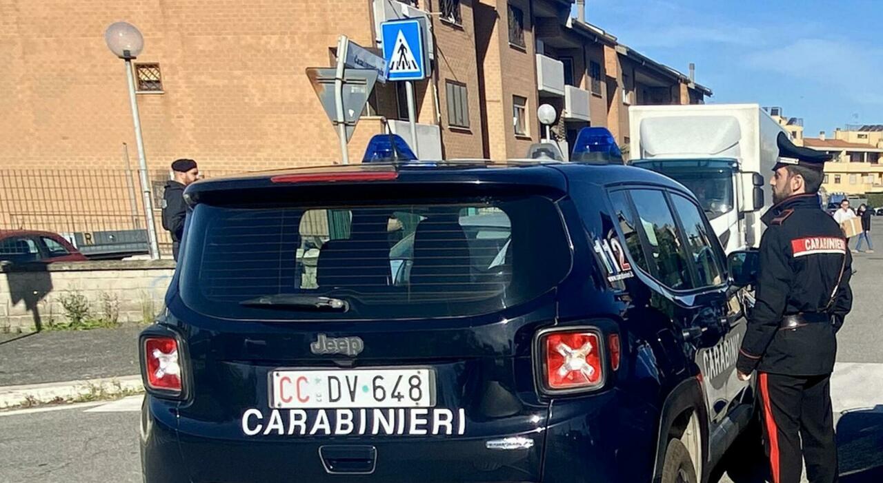 Guardia giurata spara (10 colpi) al ladro in casa a Roma, il vigilante è indagato per «tentato omicidio»: il bandito è in pericolo di vita