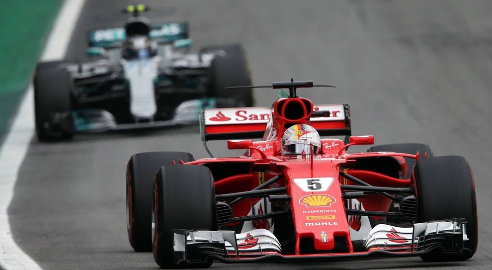 Sebastian Vettel precede Valtteri Bottas