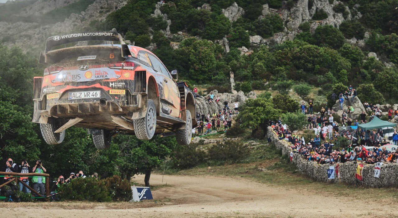 Una i20 del mondiale rally in volo