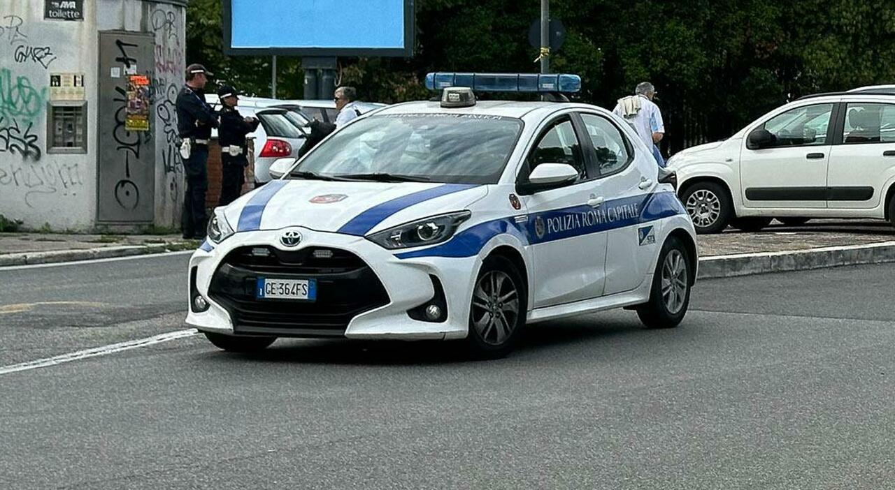 Vede carabinieri 