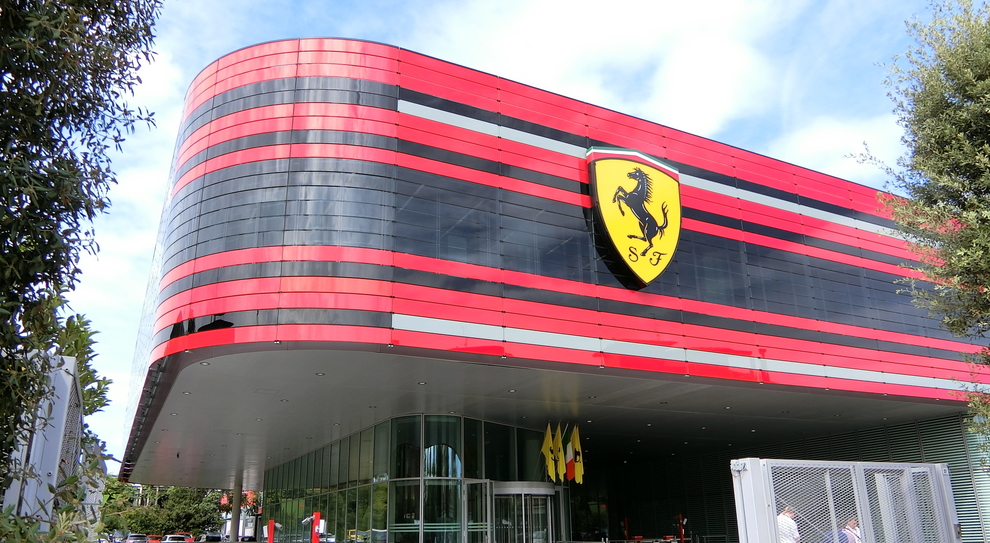 Ferrari raccoglie 1 ml di euro con i suoi clienti. Risorse destinate anche alla telemedicina