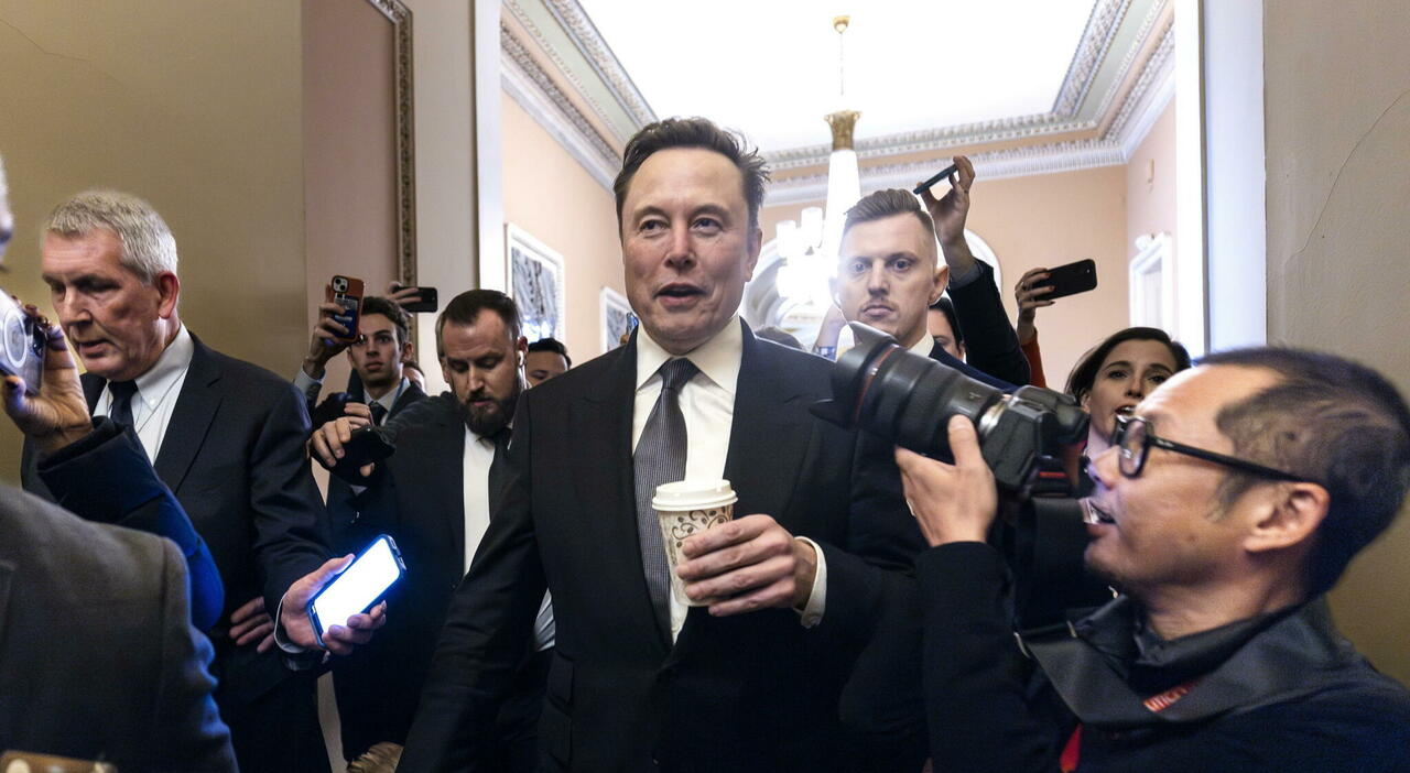 TikTok, la Cina valuta la cessione delle attività americane a Elon Musk: il piano per evitare il bando dagli Usa