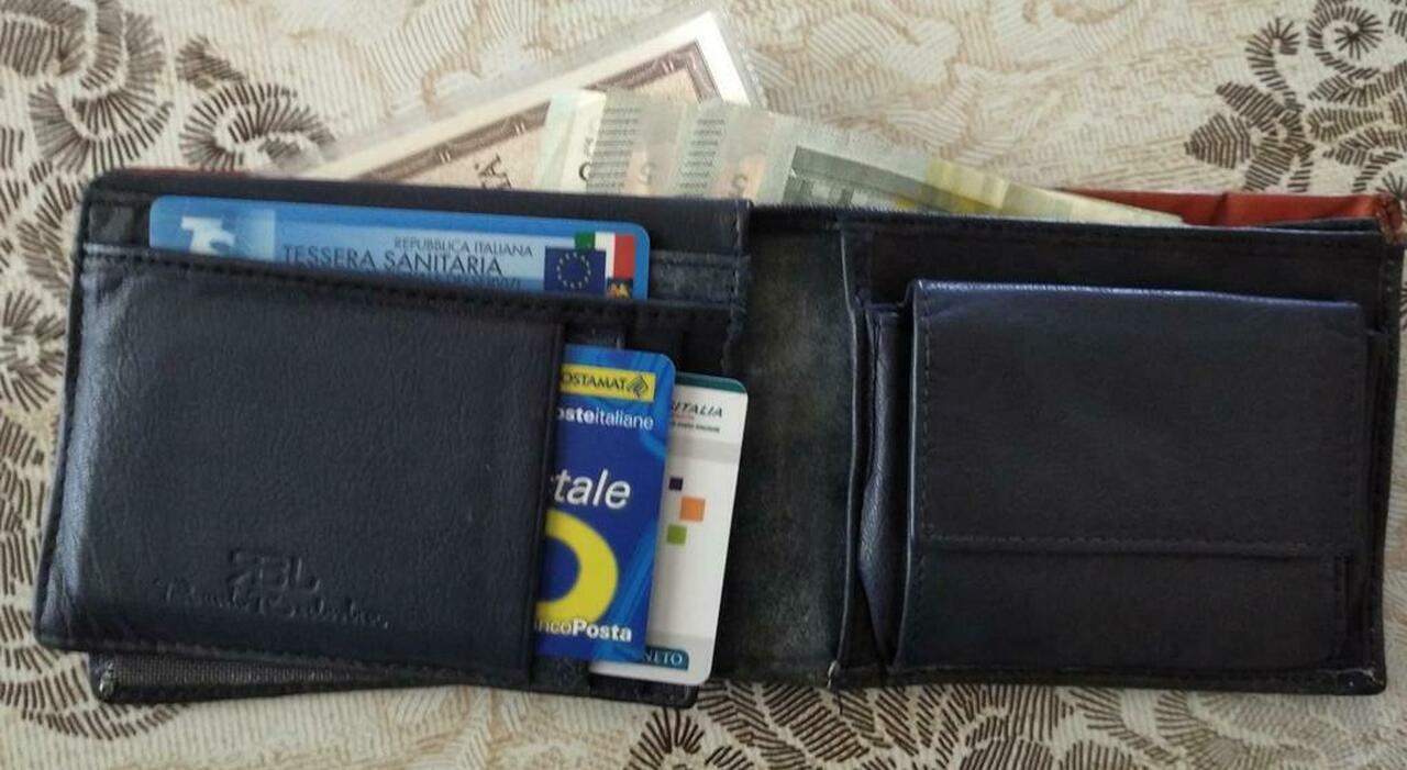 Trovano portafoglio