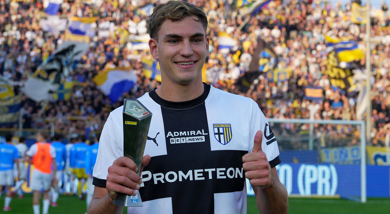 Mateo Pellegrino, il nuovo attaccante del Parma: fidanzata, carriera, stipendio, il padre allenatore. Chi è il centravanti argentino