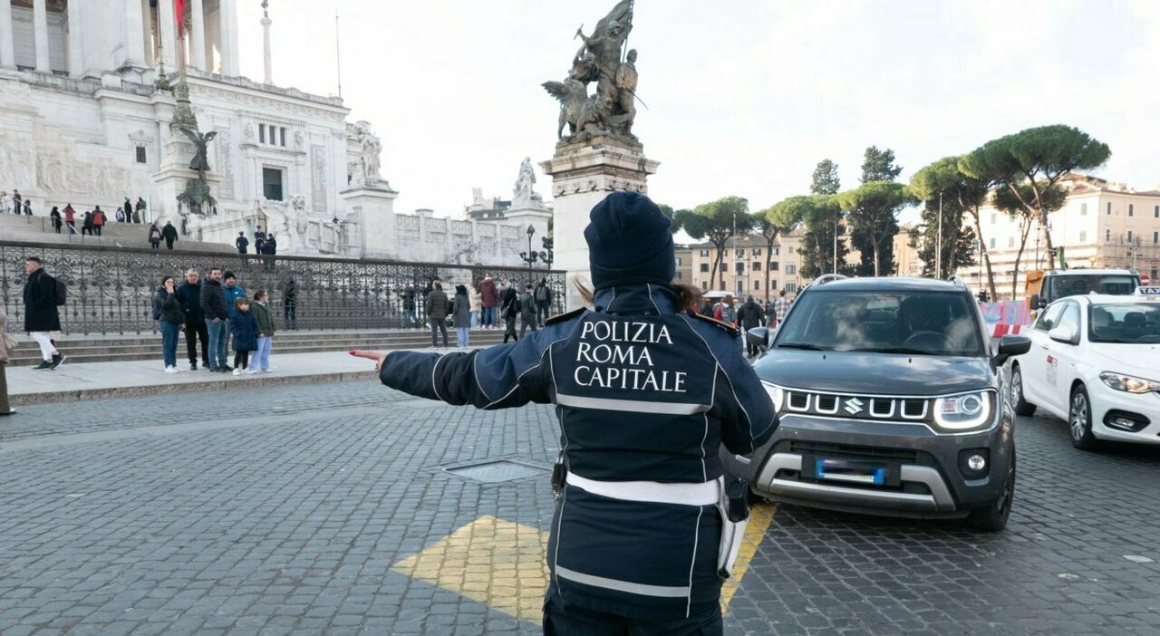 Roma, auto bloccate per la domenica ecologica: chi può circolare oggi? Mappa, orari e tutto quello che c’è da sapere