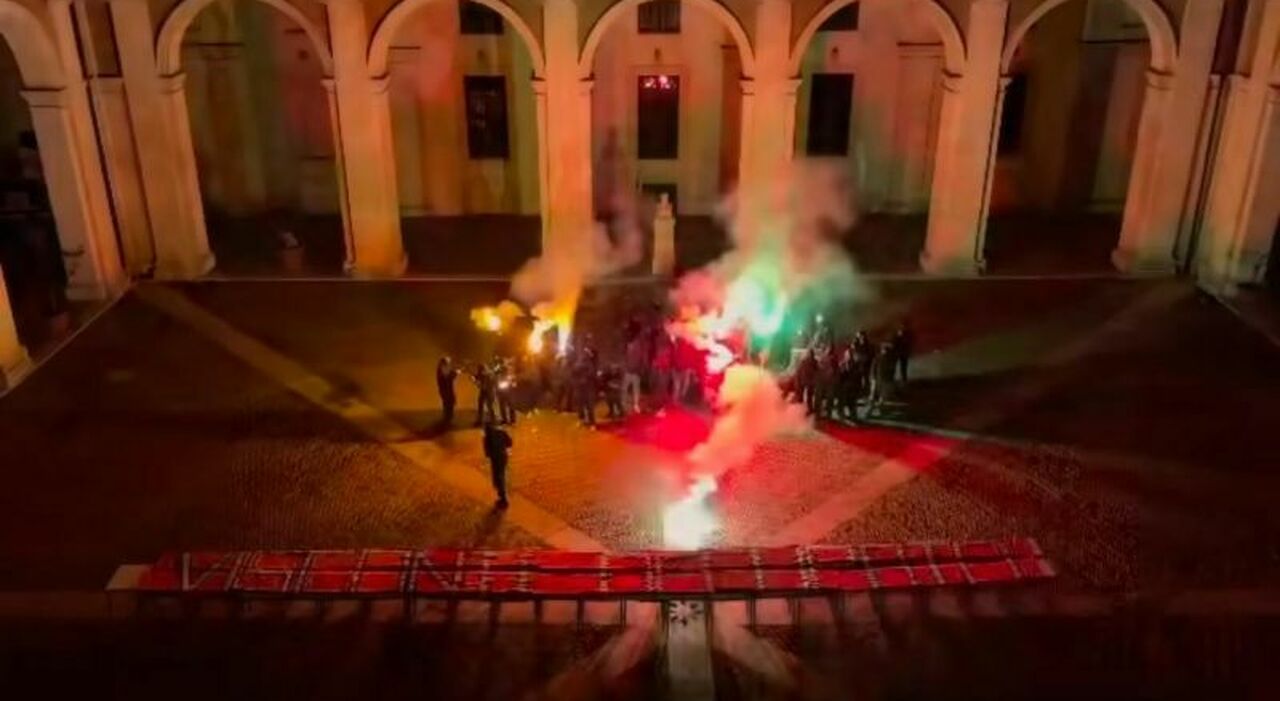 La protesta degli studenti viene allargata