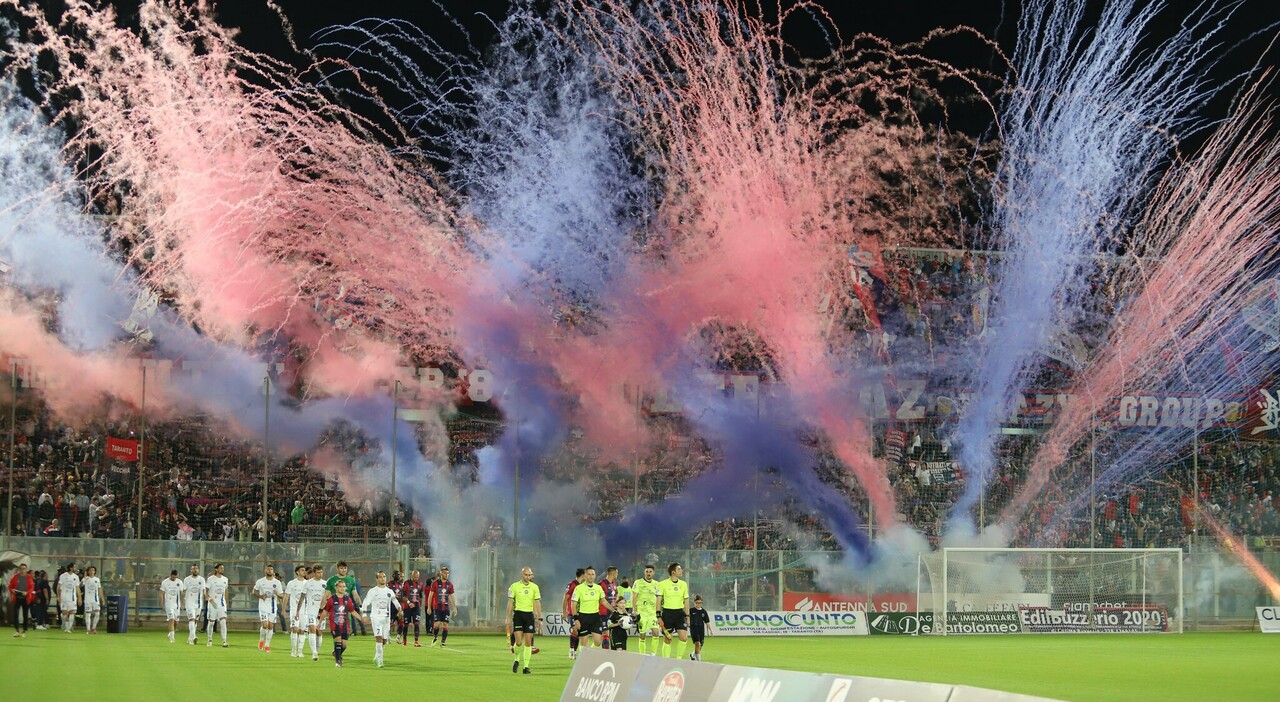 Il Taranto passa il turno dei playoff, festa allo Iacovone