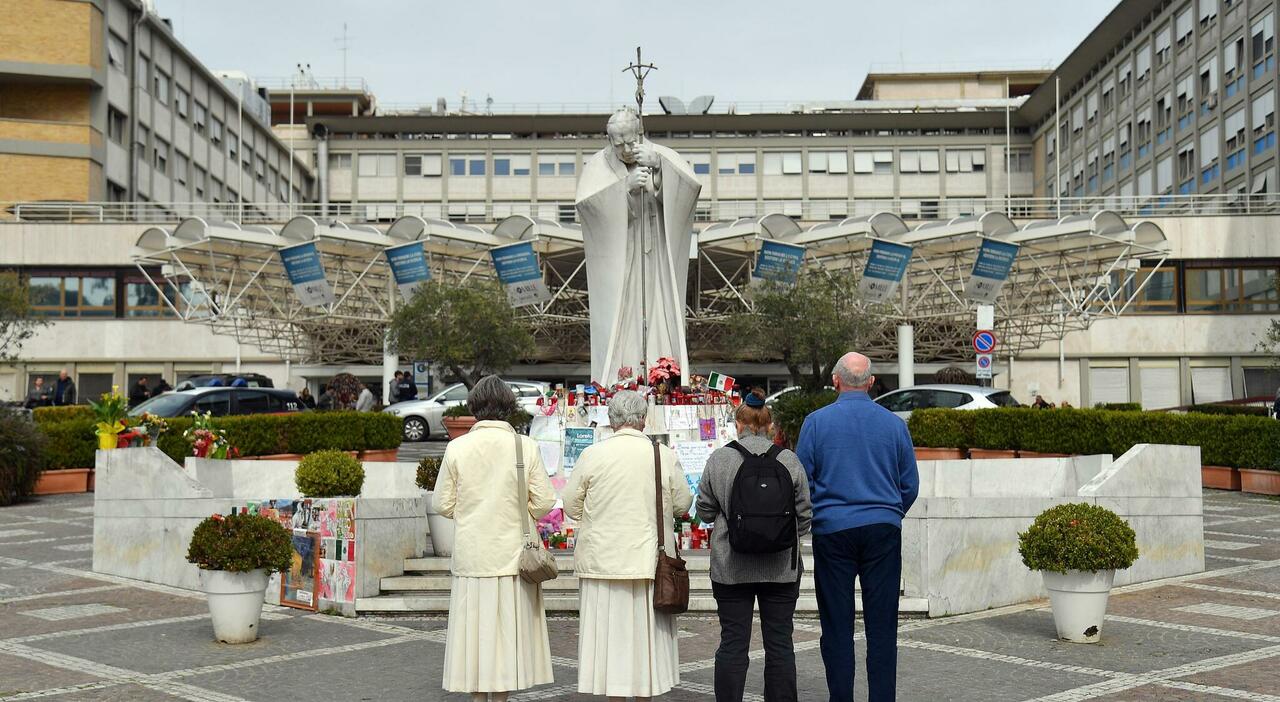 Papa Francesco, i medici lavorano al ritorno a Santa Marta: il piano per farlo tornare alla sua residenza