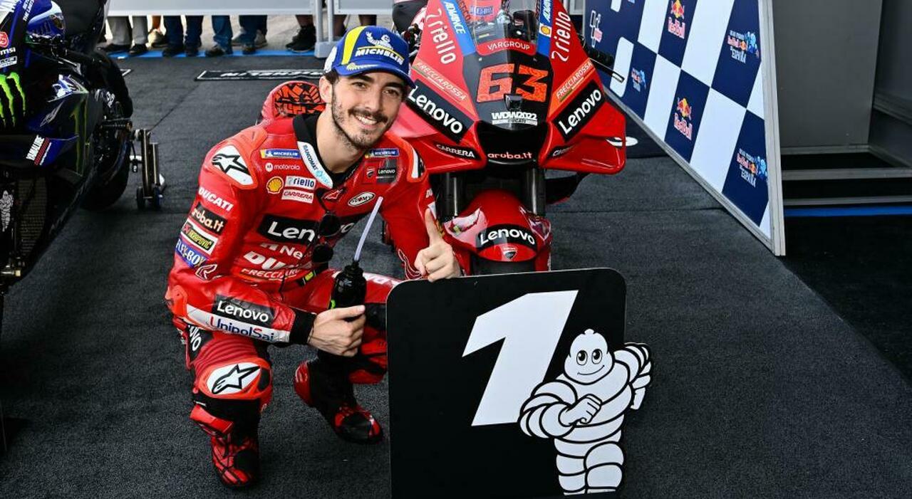 Pecco Bagnaia festeggia la vittoria a Jerez con la sua Ducati