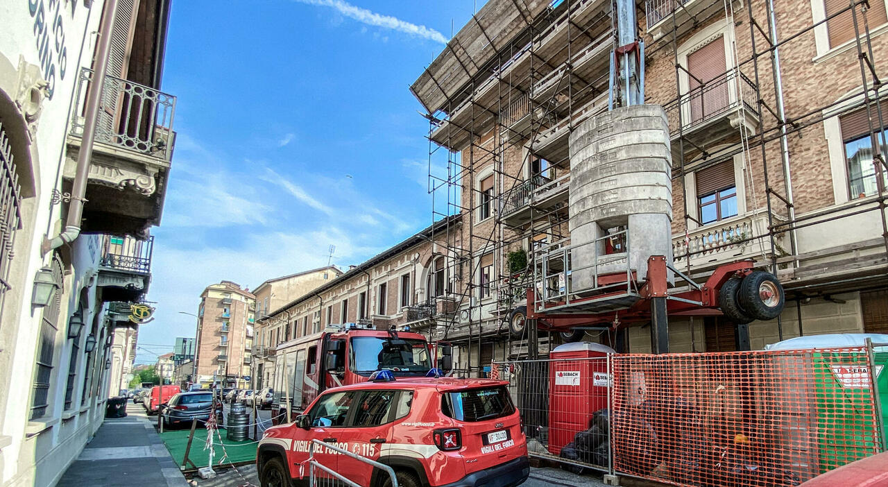 Torino, operaio cade dal tetto: in ospedale dopo un volo di cinque metri