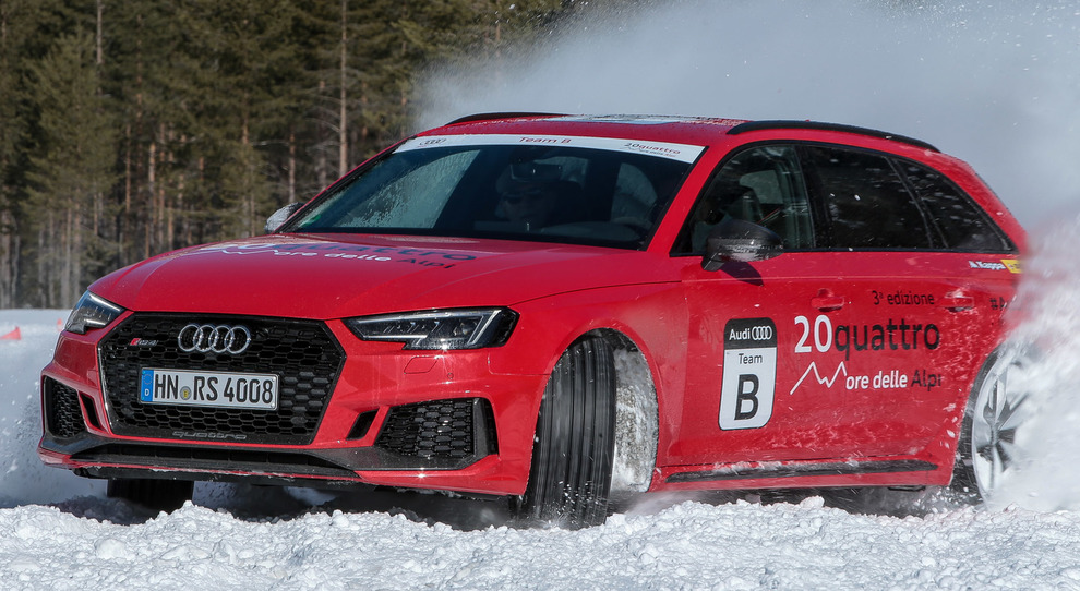 L' Audi RS4 Avant durante la 20quattro ore delle Alpi 2018