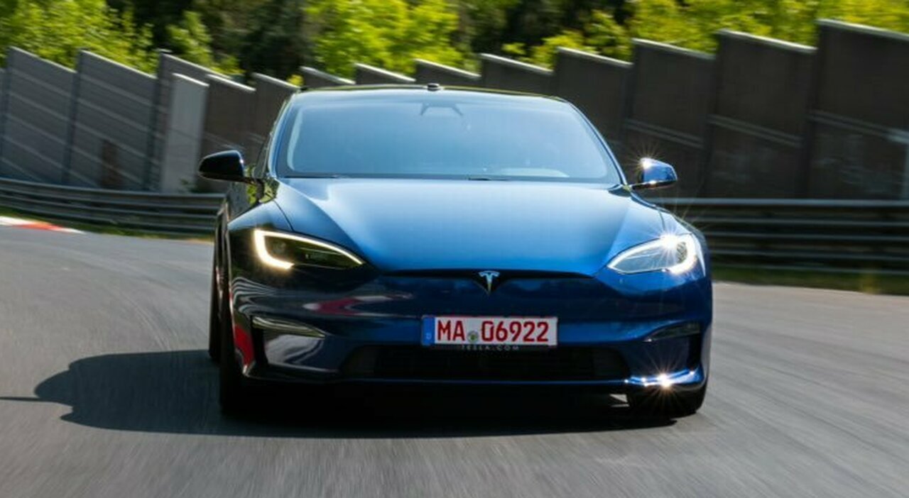 Tesla Model S Plaid al Nürburgring