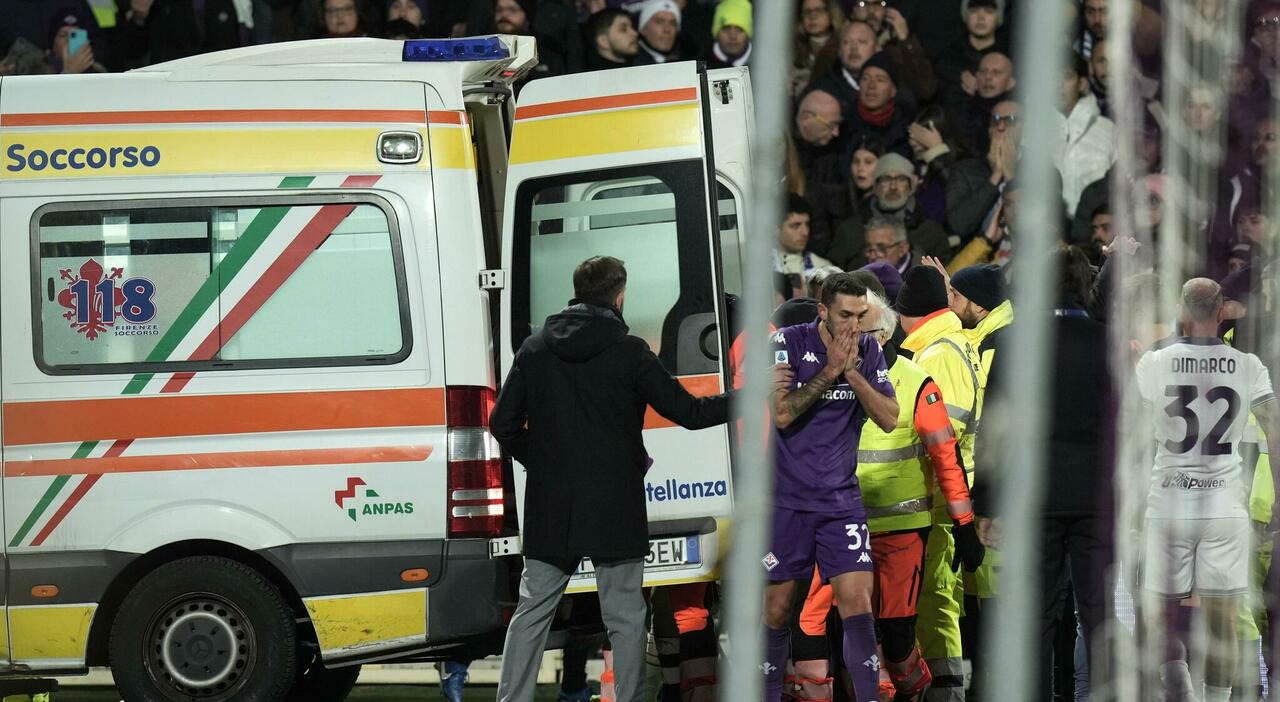 Bove, malore in campo: è in terapia intensiva. «Esclusi danni acuti, sedato farmacologicamente». Fiorentina Inter rinviata